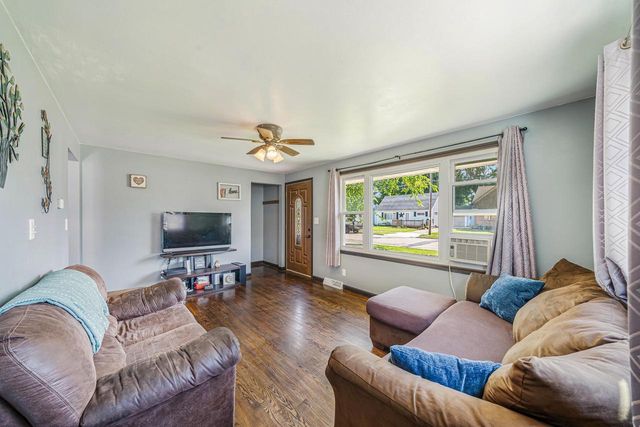 180 DENHARDT AVENUE, Neenah, WI 54956