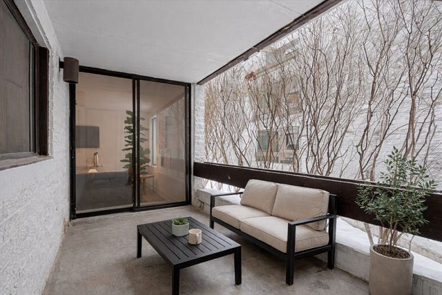 354 W Miner Street 1C, Arlington Heights, IL 60005