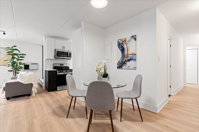 354 W Miner Street 1C, Arlington Heights, IL 60005