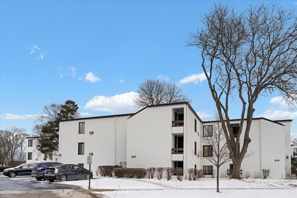 354 W Miner Street 1C, Arlington Heights, IL 60005