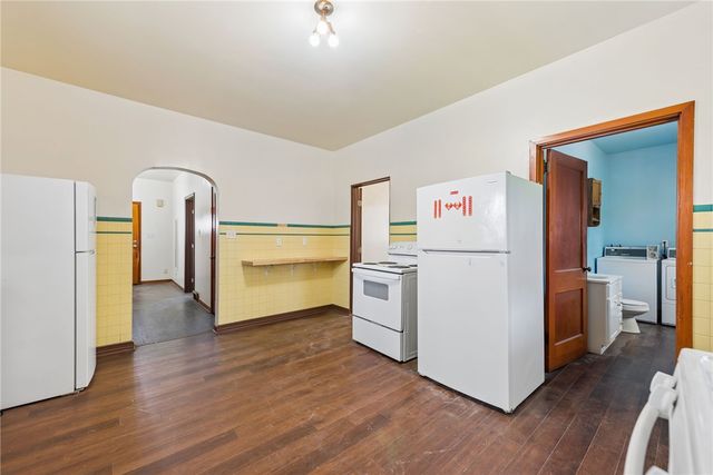 823 FALLOWFIELD AVE, Charleroi Boro, PA 15022