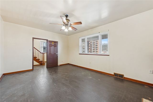 823 FALLOWFIELD AVE, Charleroi Boro, PA 15022