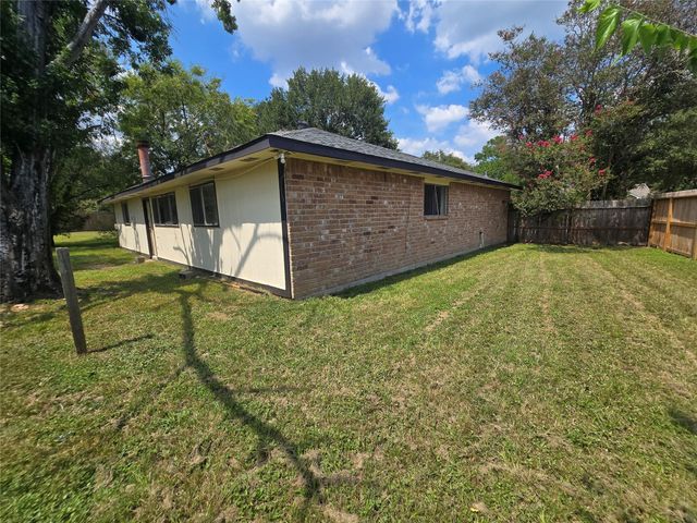 16331 Dew Drop Lane, Houston, TX 77095