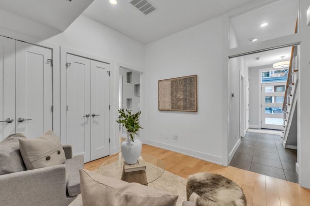 414 N Main Street 14, Ann Arbor, MI 48104