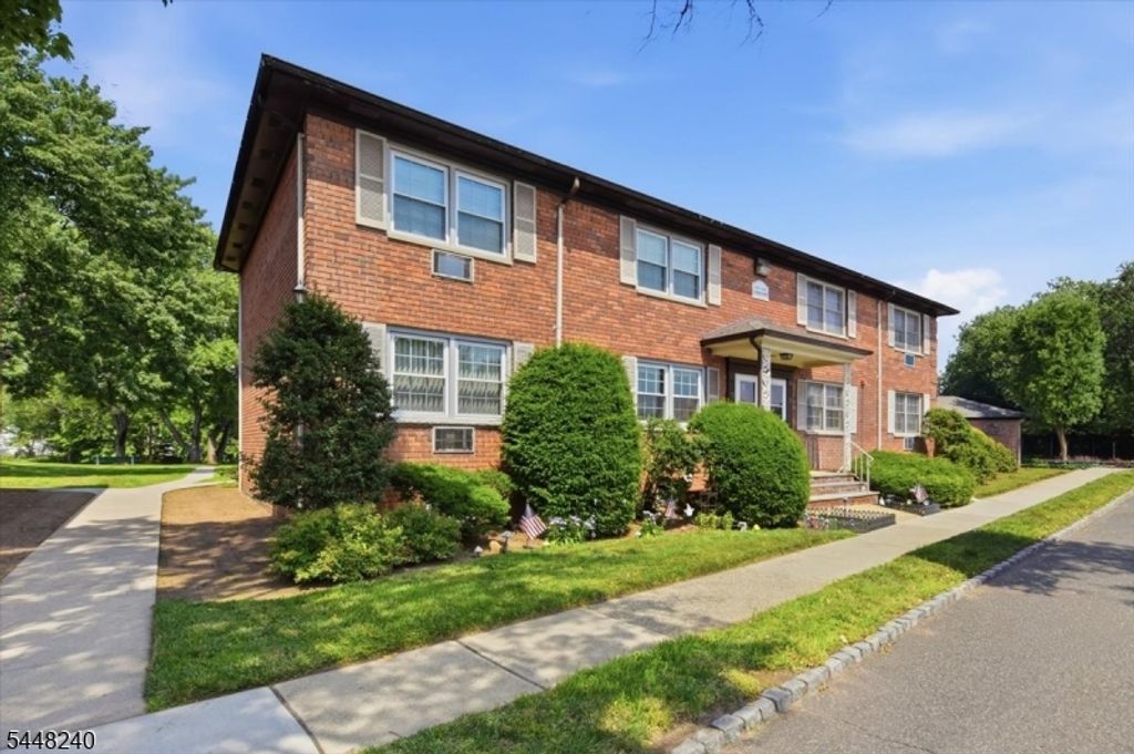 52 Lakeside Dr A, Millburn Twp., NJ 07041 — exterior