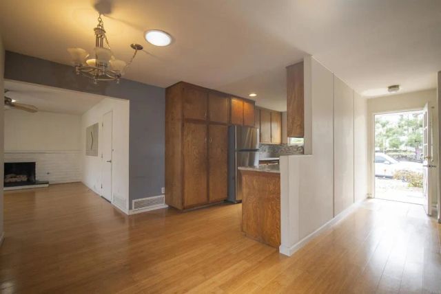 5610 Chateau Drive, San Diego, CA 92117