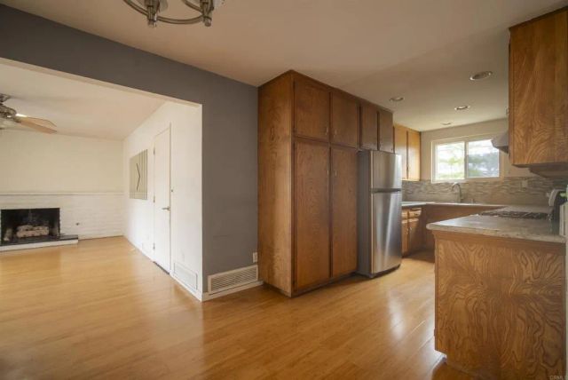 5610 Chateau Drive, San Diego, CA 92117