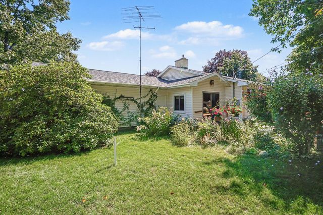 16261 Gierman Drive, Spring Lake, MI 49456