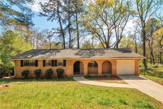 2912 Knollview Drive, Decatur, GA 30034