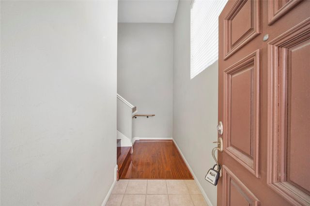 5821 Washington Avenue, Houston, TX 77007