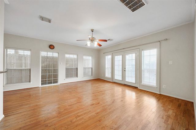 5821 Washington Avenue, Houston, TX 77007