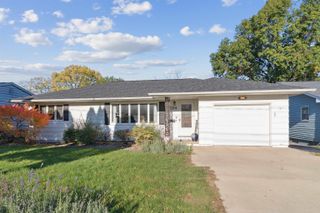 3124 W 9th Street, Waterloo, IA 50702