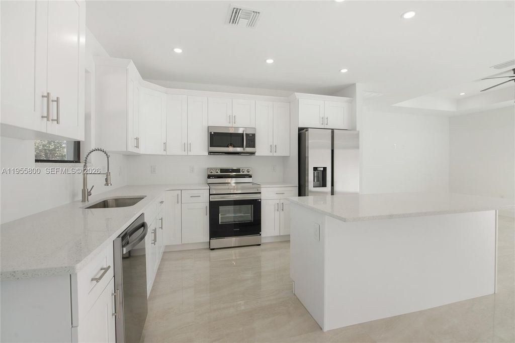 Image 5 of property listing at Address unavailable.