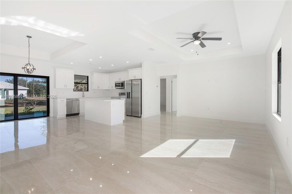 Image 7 of property listing at Address unavailable.