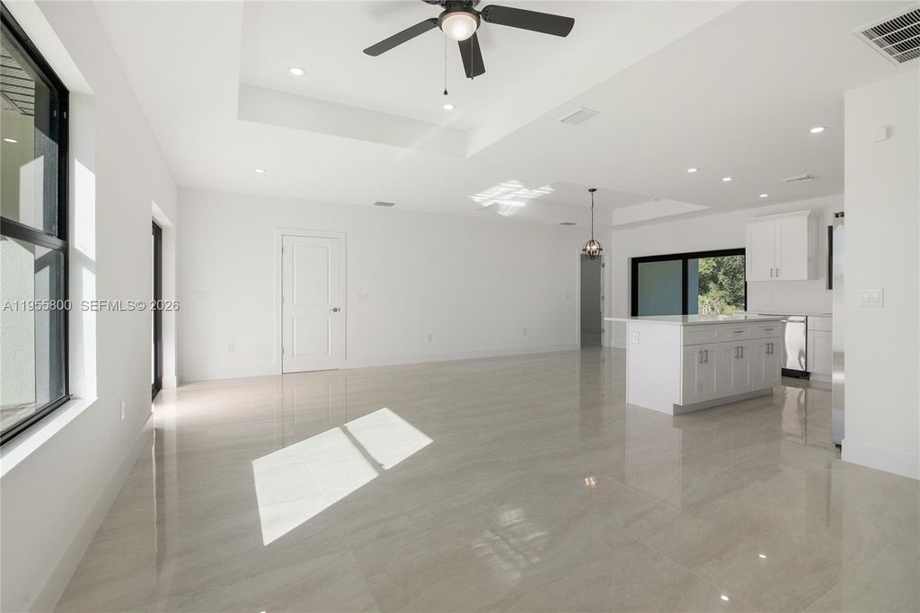 Image 8 of property listing at Address unavailable.