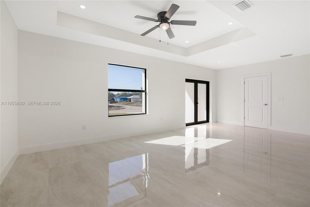 Image 9 of property listing at Address unavailable.