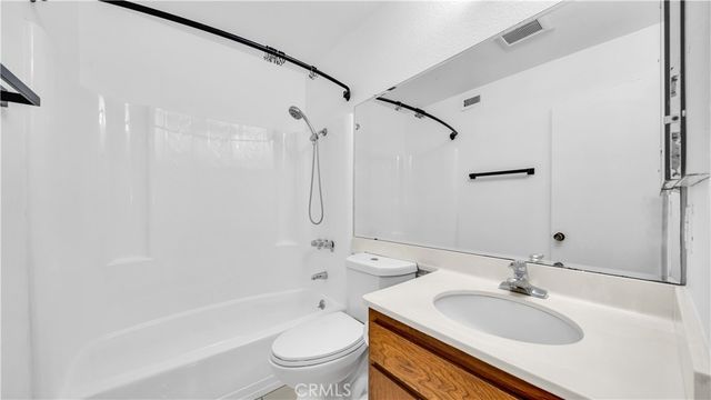 7137 Shoup Avenue 16, West Hills, CA 91307