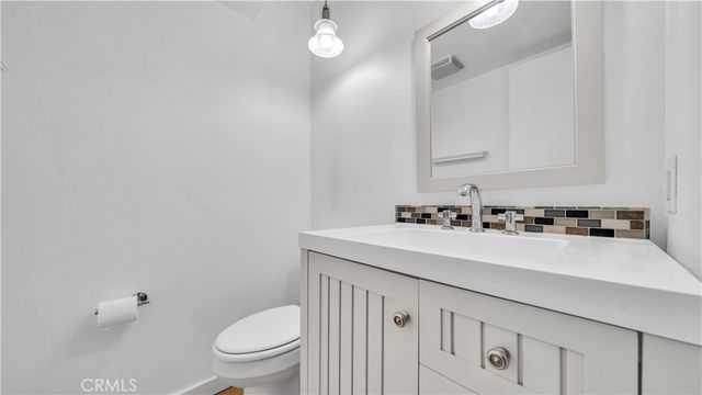 7137 Shoup Avenue 16, West Hills, CA 91307