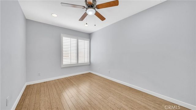 7137 Shoup Avenue 16, West Hills, CA 91307