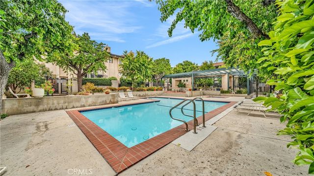 7137 Shoup Avenue 16, West Hills, CA 91307