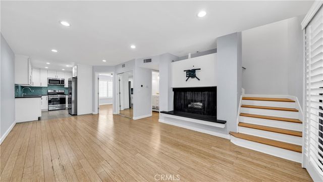 7137 Shoup Avenue 16, West Hills, CA 91307