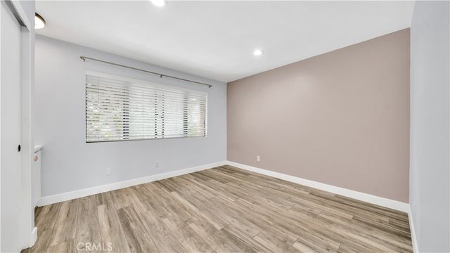 7137 Shoup Avenue 16, West Hills, CA 91307