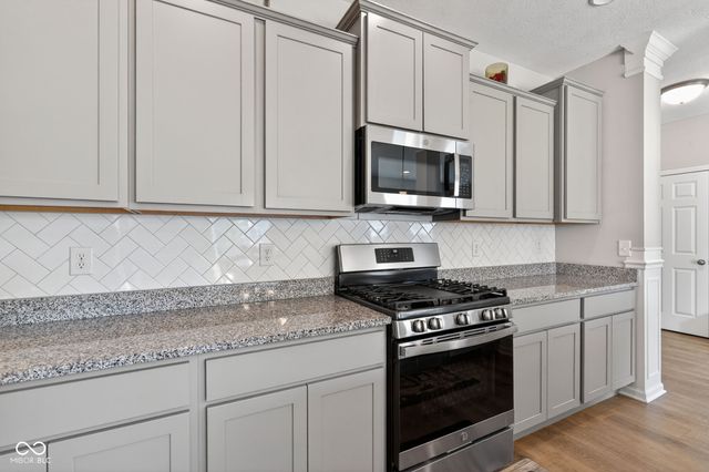 879 Rattlebox Ln, Westfield, IN 46074
