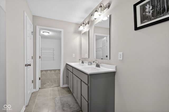 879 Rattlebox Ln, Westfield, IN 46074