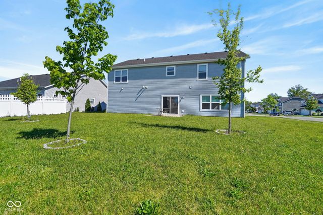 879 Rattlebox Ln, Westfield, IN 46074