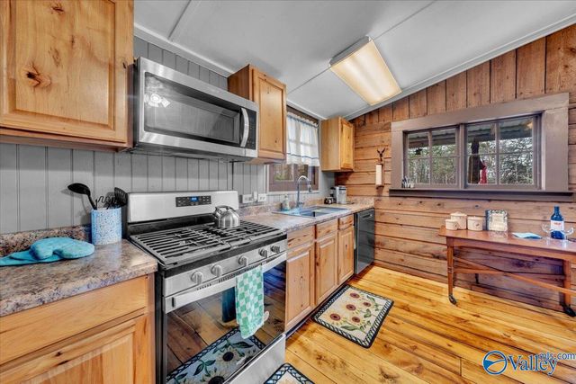 158 Road 944, Mentone, AL 35984