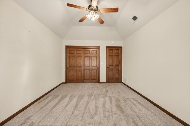 816 E Country View Circle, Fresno, CA 93730