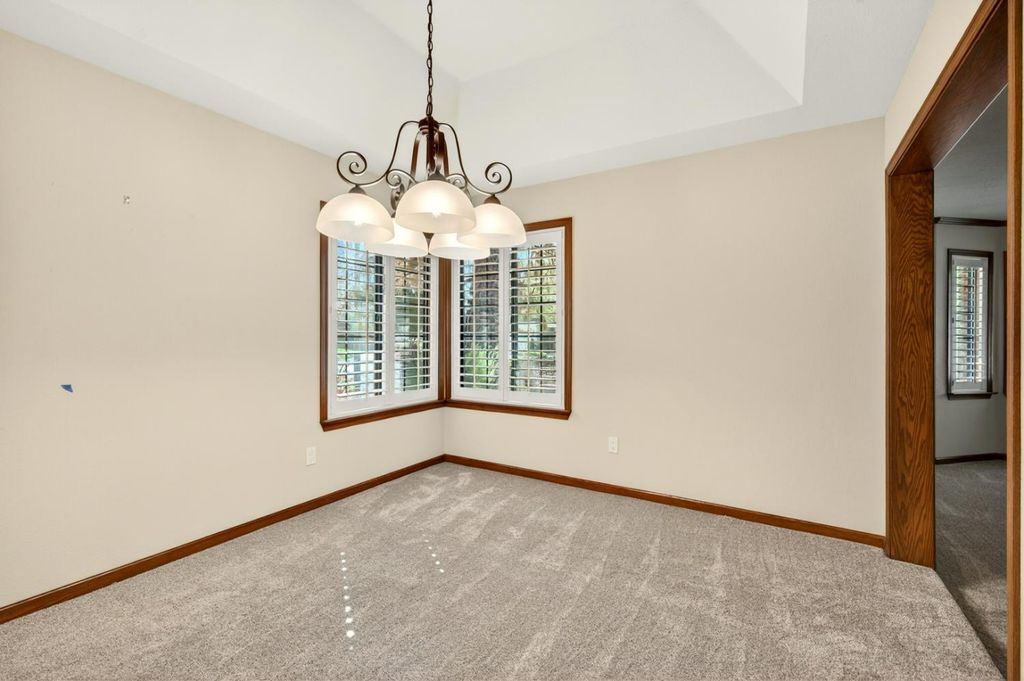 Image 20 of property listing at 816 E Country View Circle, Fresno, CA 93730