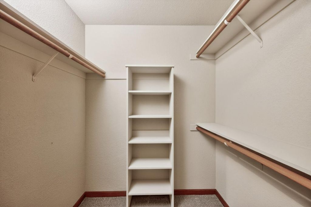 Image 45 of property listing at 816 E Country View Circle, Fresno, CA 93730