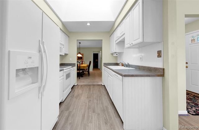 48391 Seawind Court, Shelby Twp, MI 48315