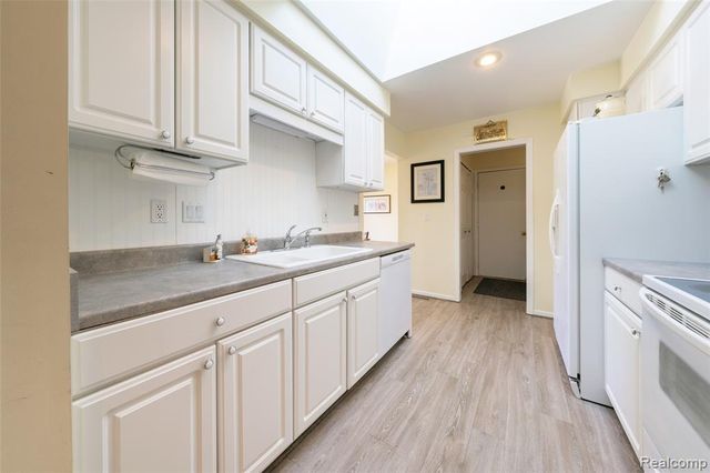 48391 Seawind Court, Shelby Twp, MI 48315