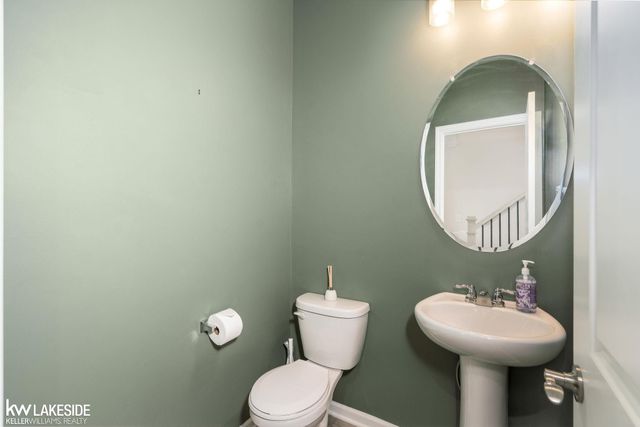 324 Strawberry Drive, Rochester, MI 48307