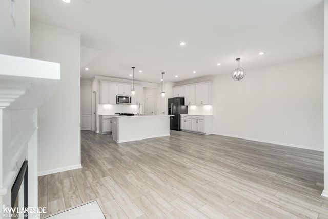 324 Strawberry Drive, Rochester, MI 48307