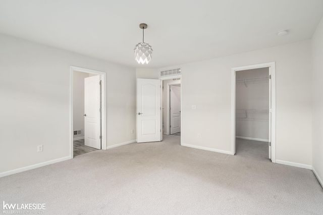 324 Strawberry Drive, Rochester, MI 48307