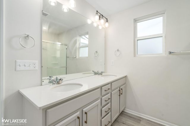 324 Strawberry Drive, Rochester, MI 48307