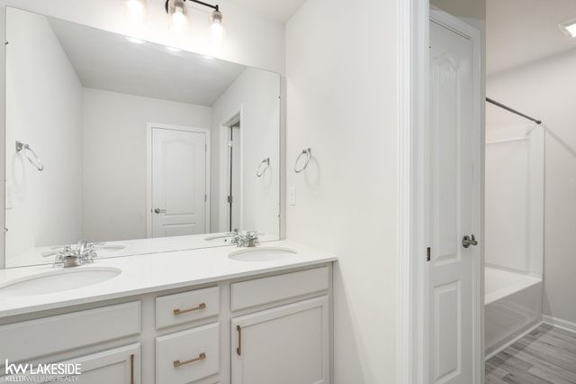 324 Strawberry Drive, Rochester, MI 48307