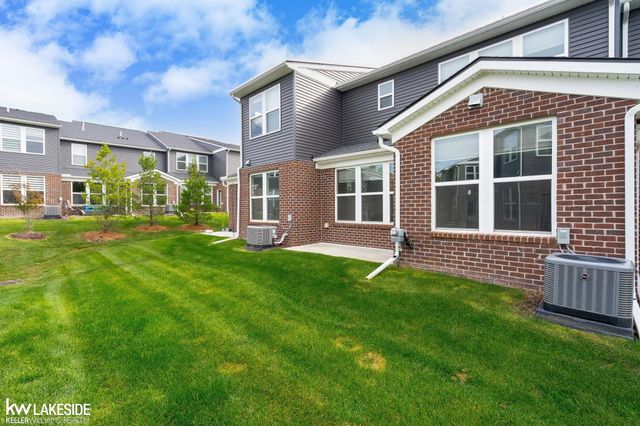 324 Strawberry Drive, Rochester, MI 48307