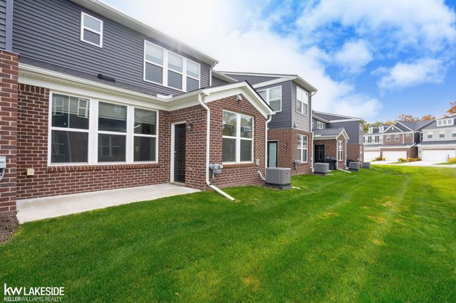 324 Strawberry Drive, Rochester, MI 48307