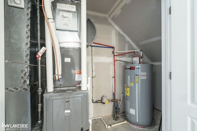 324 Strawberry Drive, Rochester, MI 48307