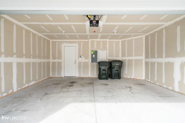 324 Strawberry Drive, Rochester, MI 48307