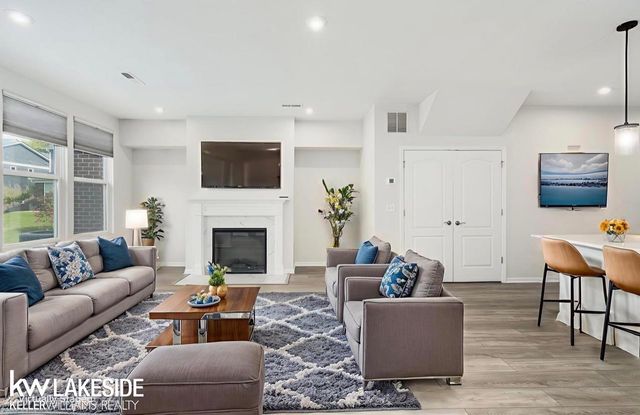 324 Strawberry Drive, Rochester, MI 48307