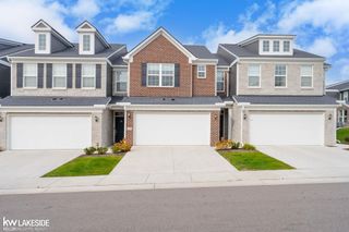 324 Strawberry Drive, Rochester, MI 48307