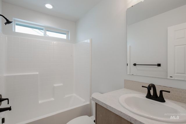 2930 E Boulder Basin Dr, Kuna, ID 83634