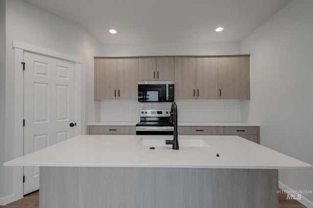 2930 E Boulder Basin Dr, Kuna, ID 83634