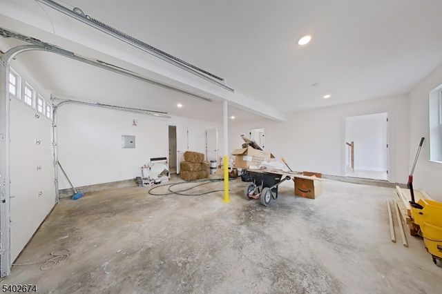 71 Lindsley Ave, Newark City, NJ 07106