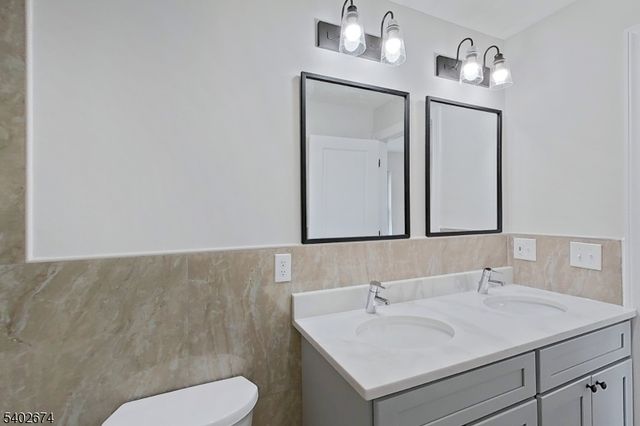 71 Lindsley Ave, Newark City, NJ 07106